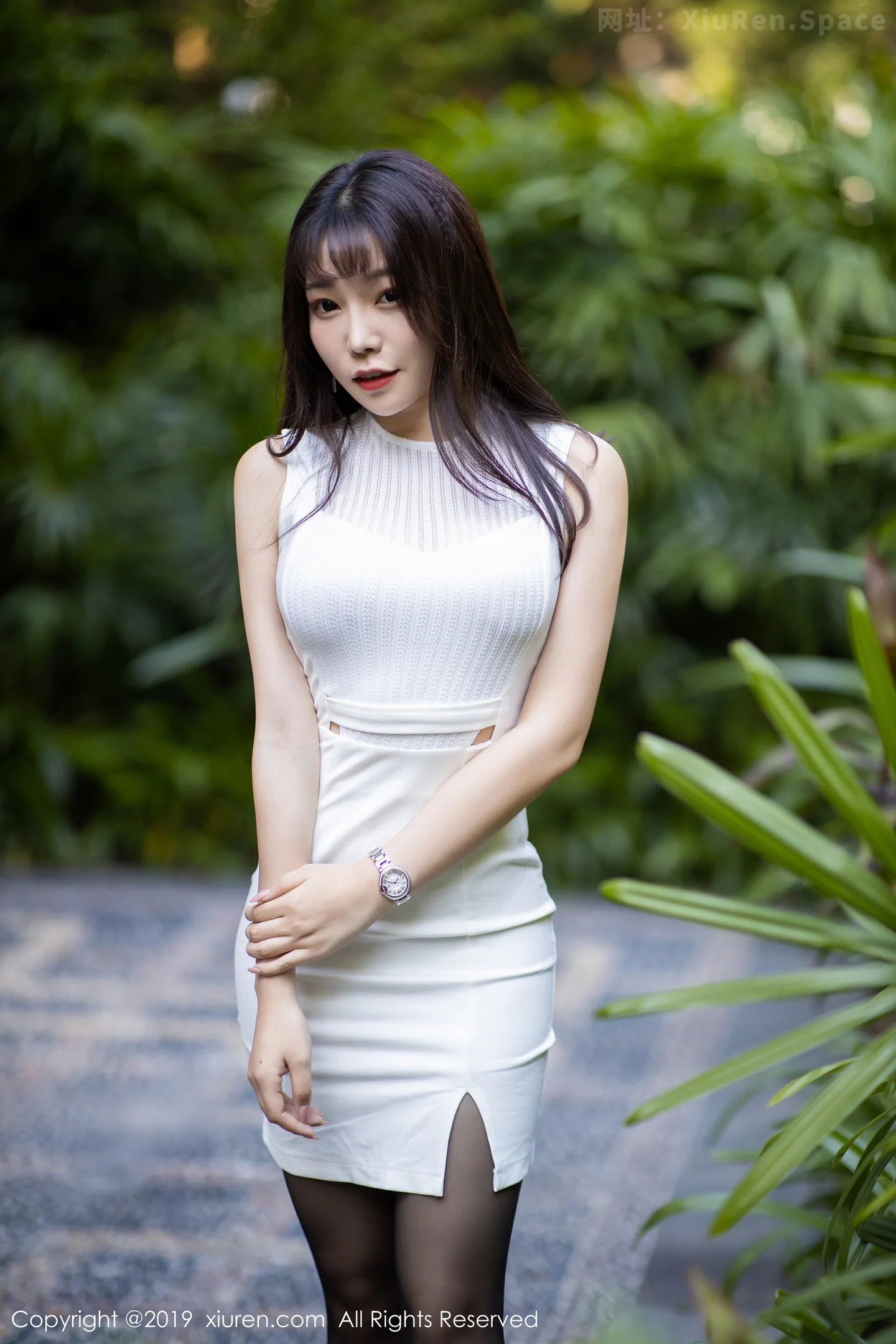 图片[3]-[XiuRen秀人网]VOL.1714 女神芝芝Booty室外典雅短裙+私房魅惑黑丝秀完美身材诱惑写真66P-秀人网官方网站